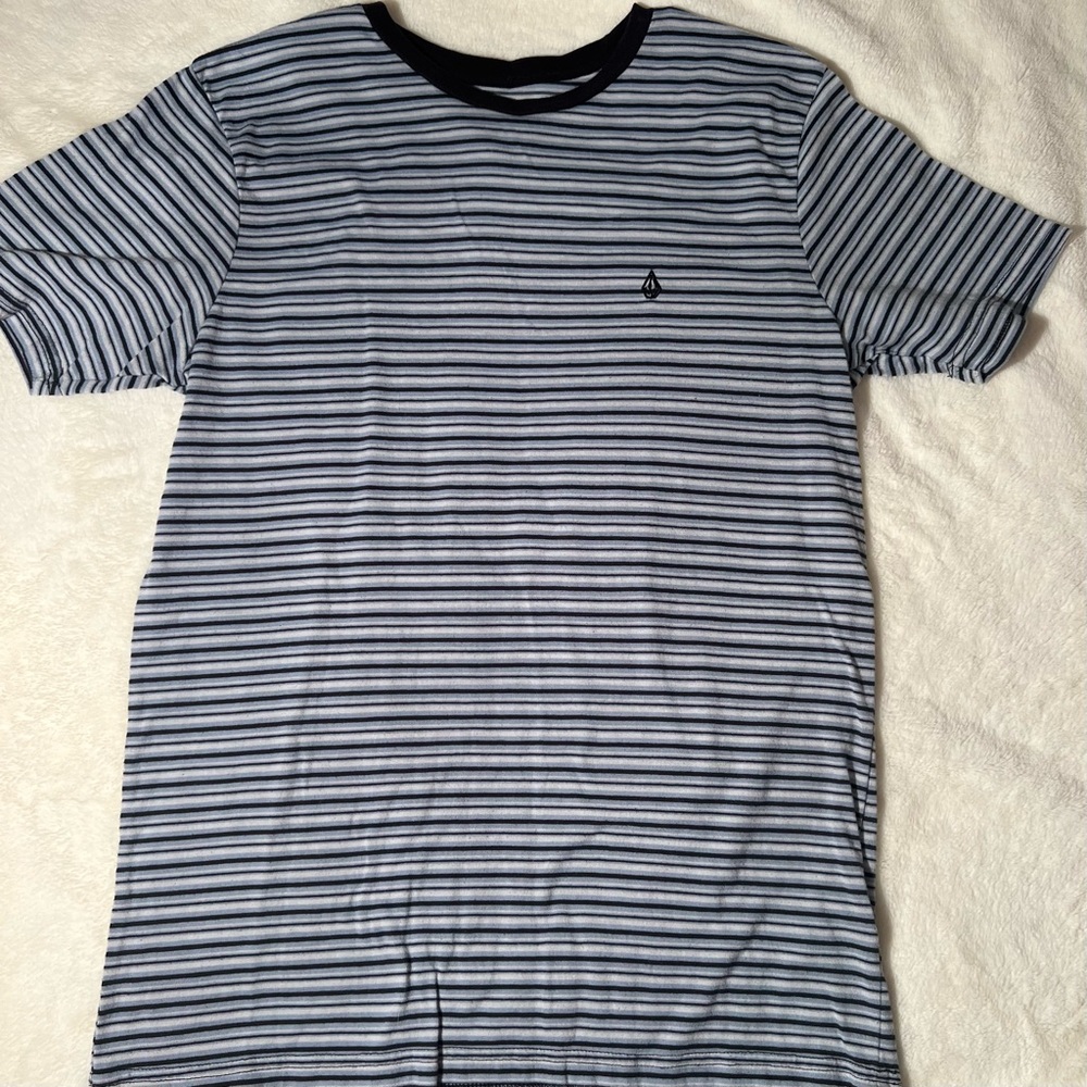 Men’s Small Volcom Shirt
